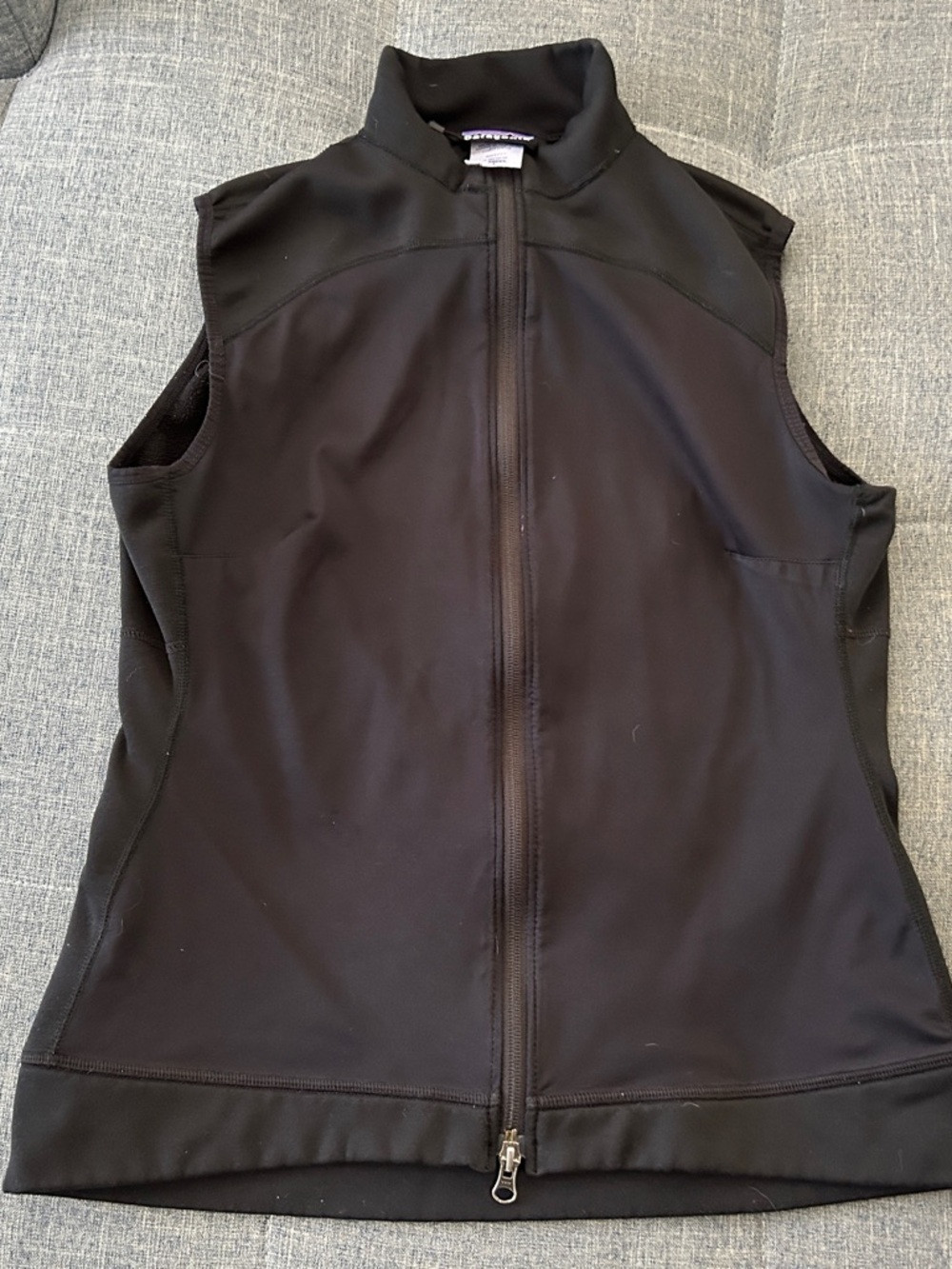 Black Wind-front Zip Performance Vest